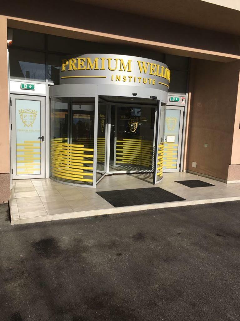 מלון בוקרשט Premium Wellness Institute מראה חיצוני תמונה